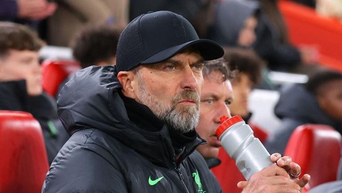 LIVERPOOL, ENGLAND - FEBRUARY 21: Jurgen Klopp the manager of Liverpool FC looks on during the Premier League match between Liverpool FC and Luton Town at Anfield on February 21, 2024 in Liverpool, England. (Photo by James Gill - Danehouse/Getty Images)