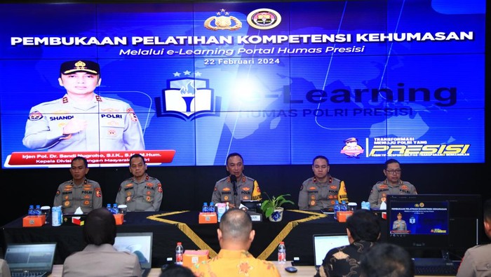 Kadiv Humas Polri Irjen Sandi Nugroho membuka pelatihan kompetensi kehumasan