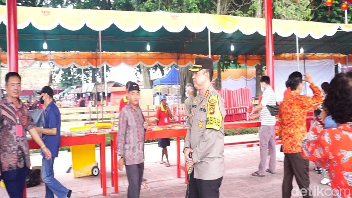 Kapolrestabes Palembang meninjau lokasi perayaan Cap Go Meh di Pulau Kemaro Palembang