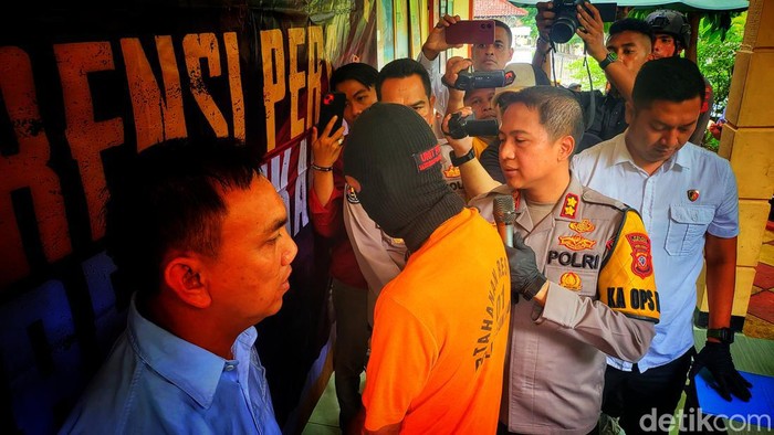 Kepsek SD di Sukabumi ditangkap karena cabuli 10 siswi.