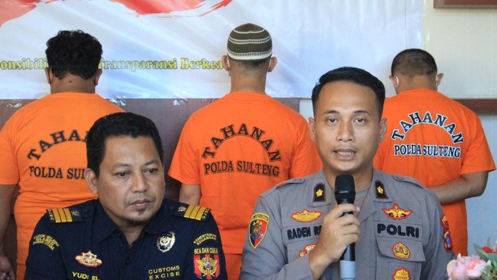Konferensi pers Polda Sulteng.