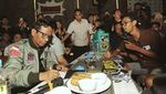 Momen Mahfud MD Makan Bareng Warga hingga Bertemu Pelaku UMKM