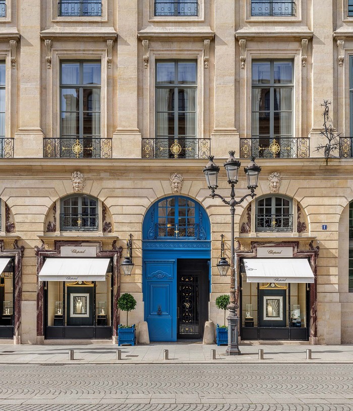 Produsen perhiasan dan jam tangan mewah Chopard diam-diam membuka 'hotel' di jantung kota Paris, Prancis. Seperti apa penampakannya?
