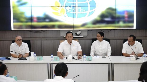 Menteri AHY pimpin rapat perdana di Kementerian ATR/BPN