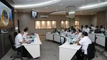 Kompak Berkemeja Putih, Intip Gaya Menteri AHY Pimpin Rapat Perdana