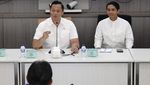 Kompak Berkemeja Putih, Intip Gaya Menteri AHY Pimpin Rapat Perdana