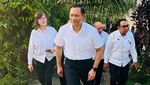 Tancap Gas! AHY Blusukan Lewat Gang Sempit Bagi-bagi Sertifikat Tancap Gas! AHY Blusukan Lewat Gang Sempit Bagi-bagi Sertifikat