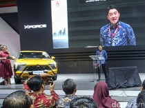 MMKSI Donasikan Mobil Mitsubishi untuk 5 SMK di Indonesia