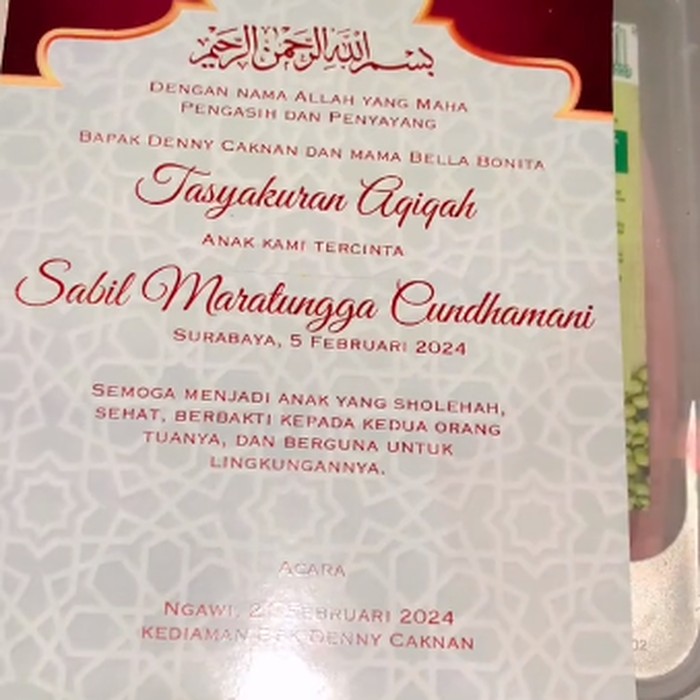 Denny Caknan menggelar akikah (aqiqah) anak pertamanya Sabil Maratungga Cundamani, Rabu (21/2/2024). Usai acara, muncul video singkat di TikTok, yang menunjukkan paket berkat dari acara akikah tersebut.