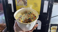 Ari juga menawarkan menu patbingsoo dengan berbagai varian. Mulai dari cokelat hingga vanilla yang disajikan dengan topping komplet. Foto: detikcom