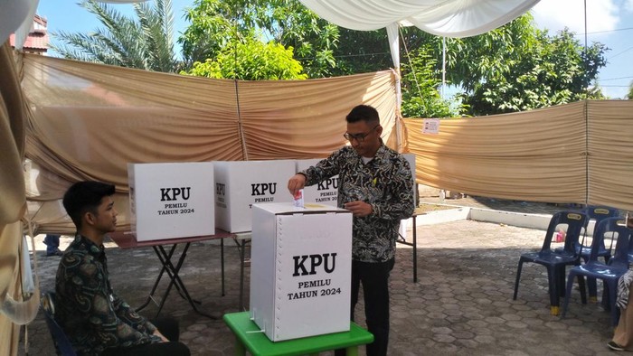 Pelaksanaan PSU di TPS 03 di Banda Aceh. (Agus Setyadi/detikSumut)
