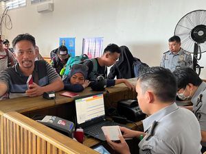 Imigrasi Polman Periksa Kapal Penumpang Malaysia di Tanjung Silopo