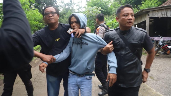 Penggerebekan bak film aksi yang dilakukan Polres Mojokerto di Kampung Narkoba Pasuruan.