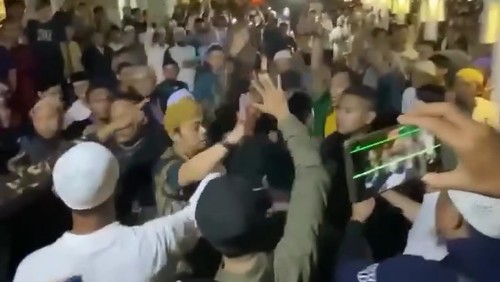 penolakan pengajian riza basalamah di surabaya