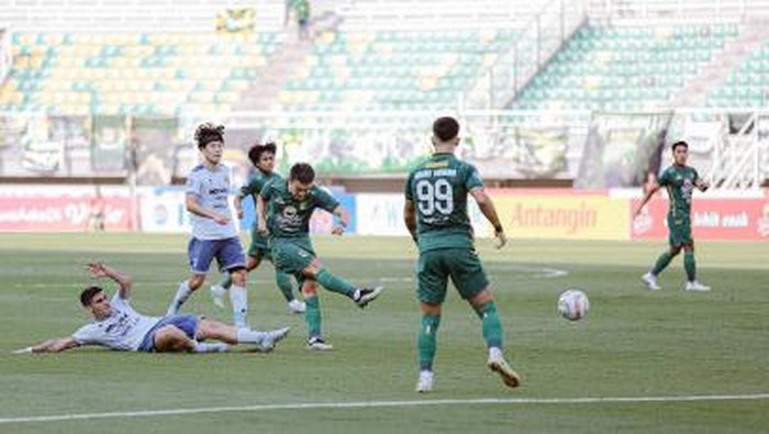 Persebaya vs Persita di laga putaran pertama Liga 1