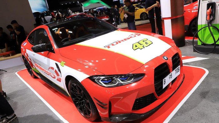 Pertamax Turbo mendukung talenta otomotif nasional Sean Gelael dan legenda balap internasional Valentino Rossi dalam kejuaraan FIA World Endurance Championship (WEC) 2024.