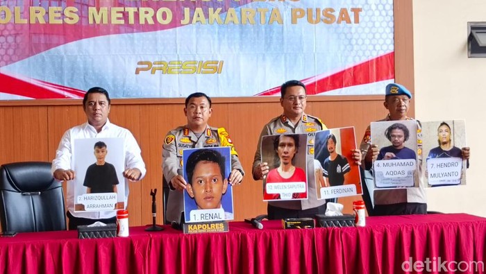 Polres Metro Jakarta Pusat menangkap kembali 8 tahanan Polsek Tanah Abang yang kabur.