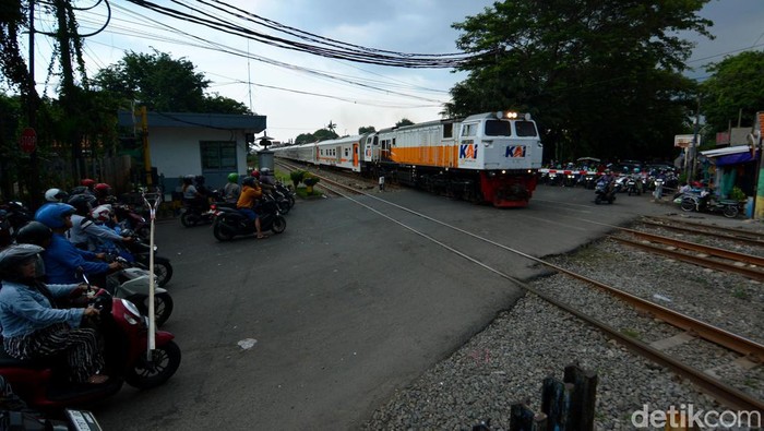 Potret Kemacetan Lalu Lintas di Perempatan Jagir Surabaya