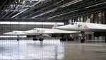 Potret Putin Tinjau Pembom Strategis Rusia di Pabrik Pesawat Kazan