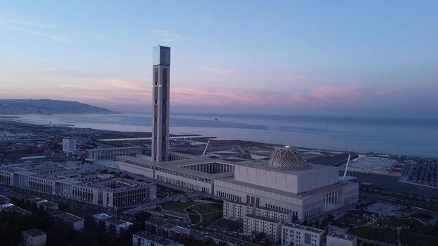 Potret The Djamaa El-Djazair, Masjid dengan Menara Tertinggi di Dunia ALGIERS, ALGERIA - DECEMBER 23: A view of the Djamaa el Djazair, also known as the Great Mosque of Algiers, the largest mosque in Africa and the third-largest mosque in the world, in Algiers, Algeria on December 23, 2022. The
