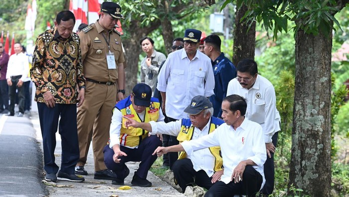 Presiden Joko Widodo (Jokowi) telah meresmikan 27 ruas jalan yang direservasi di Sulawesi Selatan.