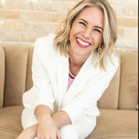 Publik selama ini mengetahui Ruby sebagai sosok keibuan yang dekat dengan anak. Lewat kanal YouTube-nya 8 Passengers, Ruby memperlihatkan cara parentingnya. Foto: dok. Instagram