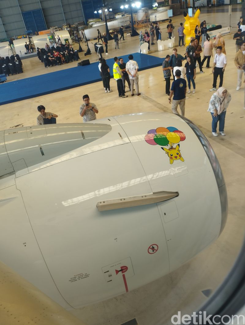 Rupa Pikachu Jet di Garuda Indonesia, Kamis (22/2/2024).