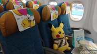 Pesawat dengan livery Pokemon itu tidak hanya akan terbang di satu rute saja, melainkan akan terbang juga ke beberapa rute lainnya. Sehingga, para penumpang Garuda Indonesia di rute lain bisa merasakan experience naik pesawat dengan livery Pokemon yang menggemaskan. (Wahyu Setyo/detikTravel)
