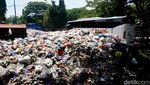 Duh! Sampah Menggunung di Terminal Purabaya
