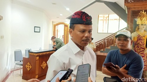 Sekda Pemprov Bali Dewa Made Indra saat ditemui di kantor Gubernur Bali, Jalan Basuki Rahmat nomor 1 Denpasar, Bali pada Kamis (22/2/2024). (Ni Made Lastri Karsiani Putri-detikBali)