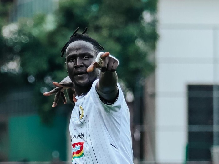 Selebrasi pemain PSS Sleman, Ajak Riak, usai mencetak gol ke gawang Bhayangkara FC, Kamis (22/2/2024).