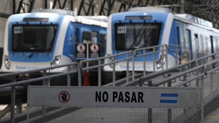 La Plata railway station is empty during a national train strike in La Plata, Argentina, Wednesday, Feb. 21, 2024. (AP Photo/Gustavo Garello)