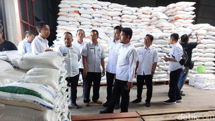 Stok beras di gudang Perum Bulog Kantor Cabang Cirebon