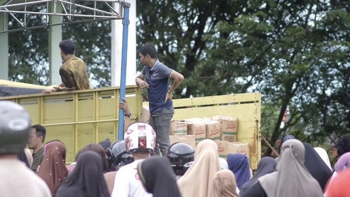 Suasana pasar murah di Kecamatan Muntok, Kabupaten Bangka Barat.