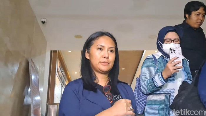 Guru sekolah Dante.
