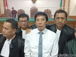 Eks Rektor Unud Antara Divonis Bebas!