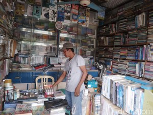 Cerita Joko Widodo, Bertahan Hidup dengan Berjualan Buku di Cirebon