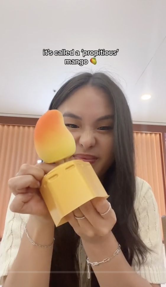 Es Krim Mangga Viral dalam Bentuk Mangga Alami yang Krim dan Manis