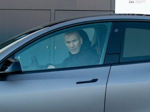 Zinedine Zidane Jadi Incaran Utama MU