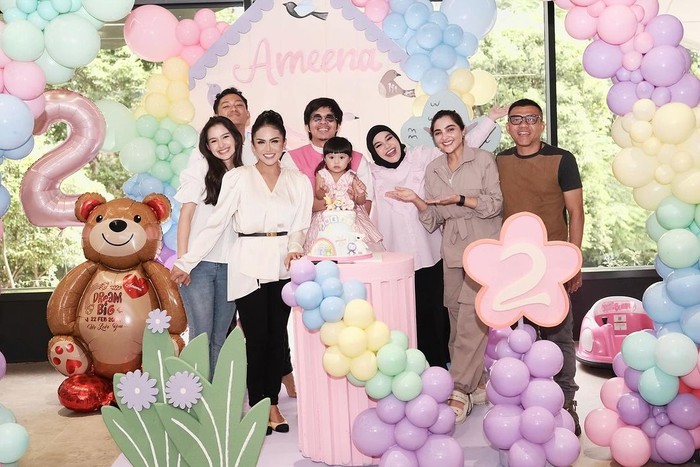 Ulang tahun ke-2 Ameena, anak Atta Halilintar dan Aurel Hermansyah.