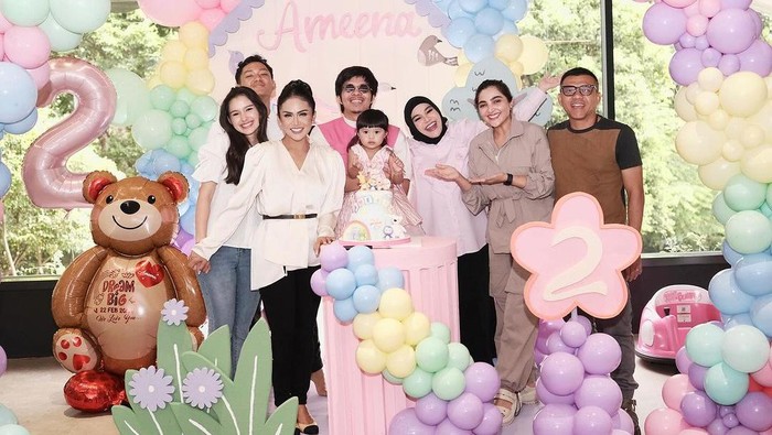 Ulang tahun ke-2 Ameena, anak Atta Halilintar dan Aurel Hermansyah.