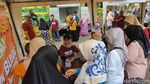 Antrean Panjang Beras Murah di Pasuruan