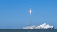 Rabu, 21 Februari 2024, Satelit Merah Putih 2 sukses diterbangkan dari Cape Canaveral, Florida, Amerika Serikat. Satelit Merah Putih 2 itu berjenis high throughput satellite (HTS) yang nantinya di Indonesia akan dikhususkan untuk layanan internet. Adapun satelit HTS ini adalah yang pertama kali dimiliki oleh Telkom. Fitraya Ramadhanny/detikcom