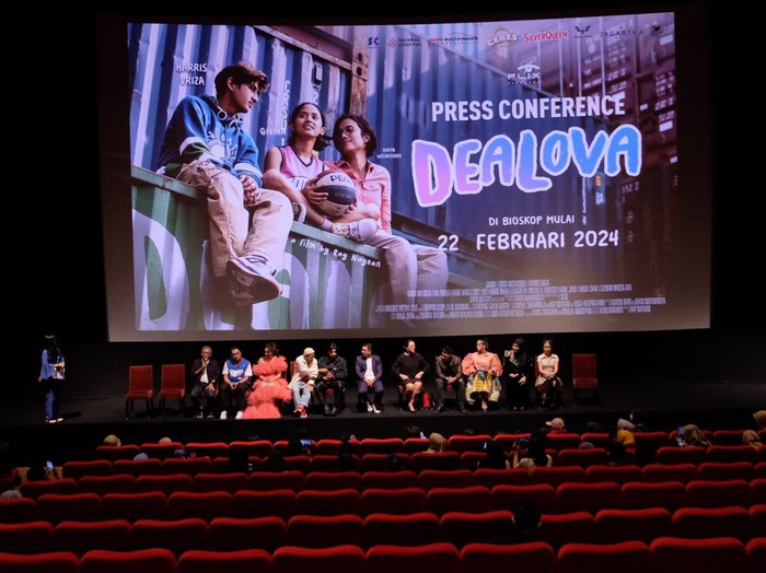 Jumpa pers film Dealova di Epicentrum, Kuningan, Jakarta Selatan.