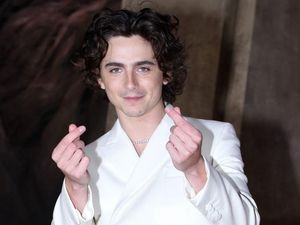 Timothee Chalamet Ungkap Nasehat Konyol Agennya untuk Sukses di Hollywood