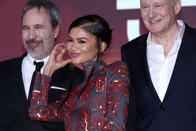 Aegyo adala ungkapan lucu atau menggemaskan yang biasanya diperlihatkan artis-artis Korea Selatan. Pose aegyo juga cukup populer di kalangan remaja Asia, termasuk Indonesia. Foto: Han Myung-Gu/Getty Images