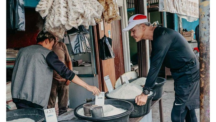 Ganjar Pranowo Cek Harga Beras di Pasar.