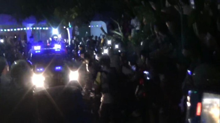 Gegara Tiga Kali Tabrak Lari, Ratusan Warga Hancurkan Truk Pelaku