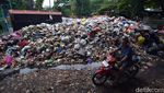 Gunungan Sampah di Terminal Purabaya Dibersihkan