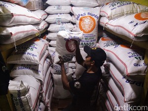 Pemkot Hingga Bulog Keroyokan Tekan Harga Beras